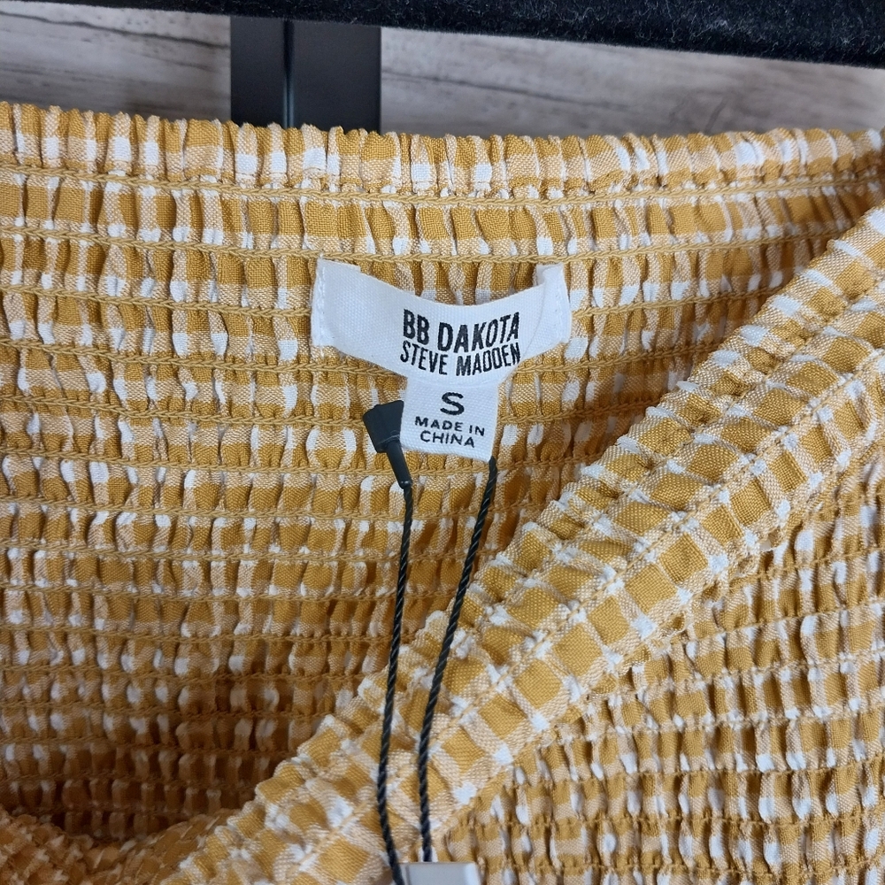 Steve Madden BB Dakota sunshine top Size small cropped - Picture 8 of 10